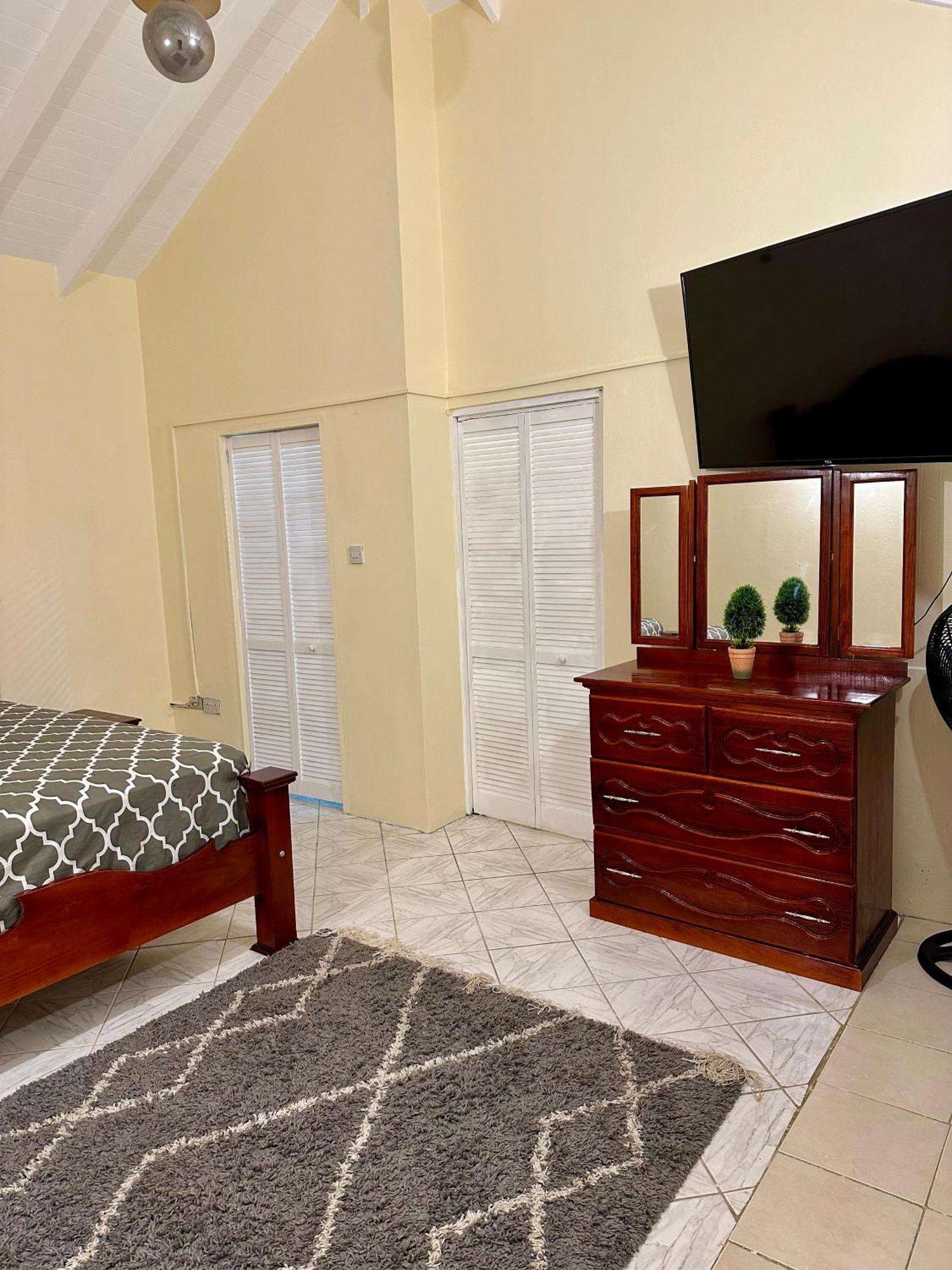 Castle Berry Apartments Kingstown Exterior foto
