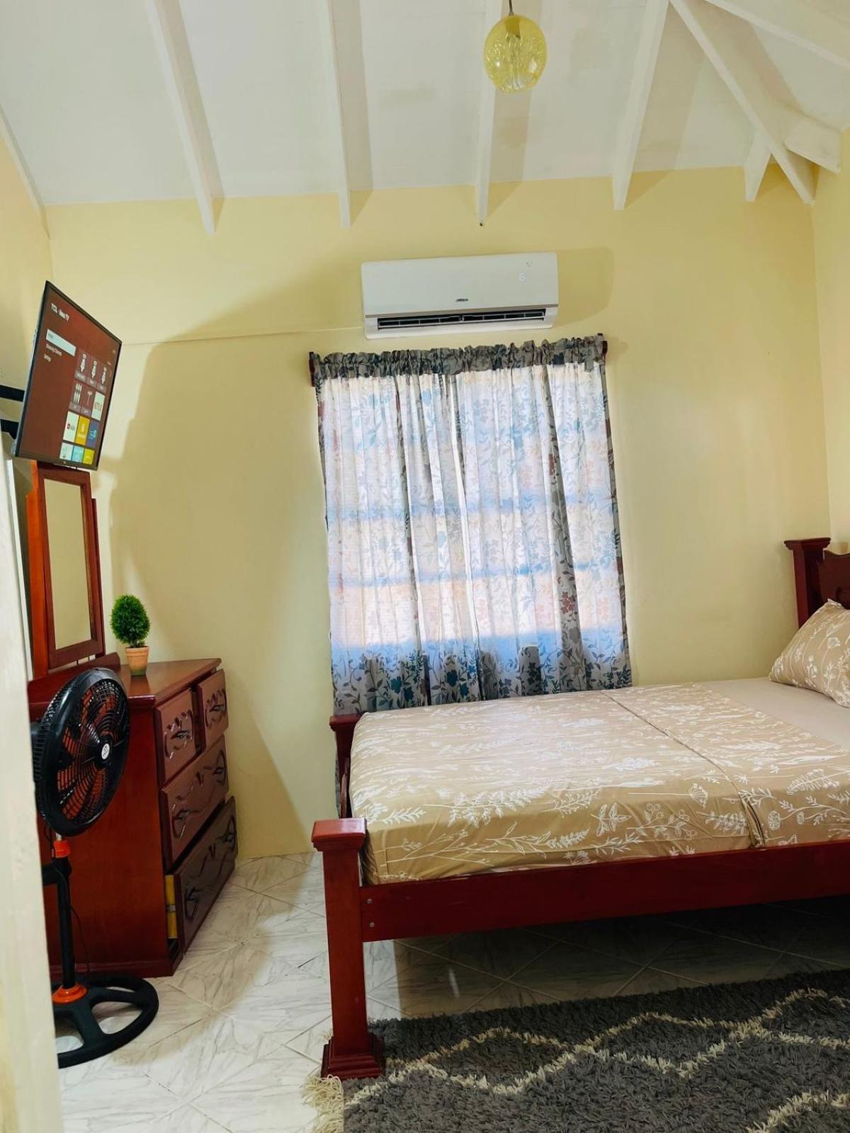 Castle Berry Apartments Kingstown Exterior foto