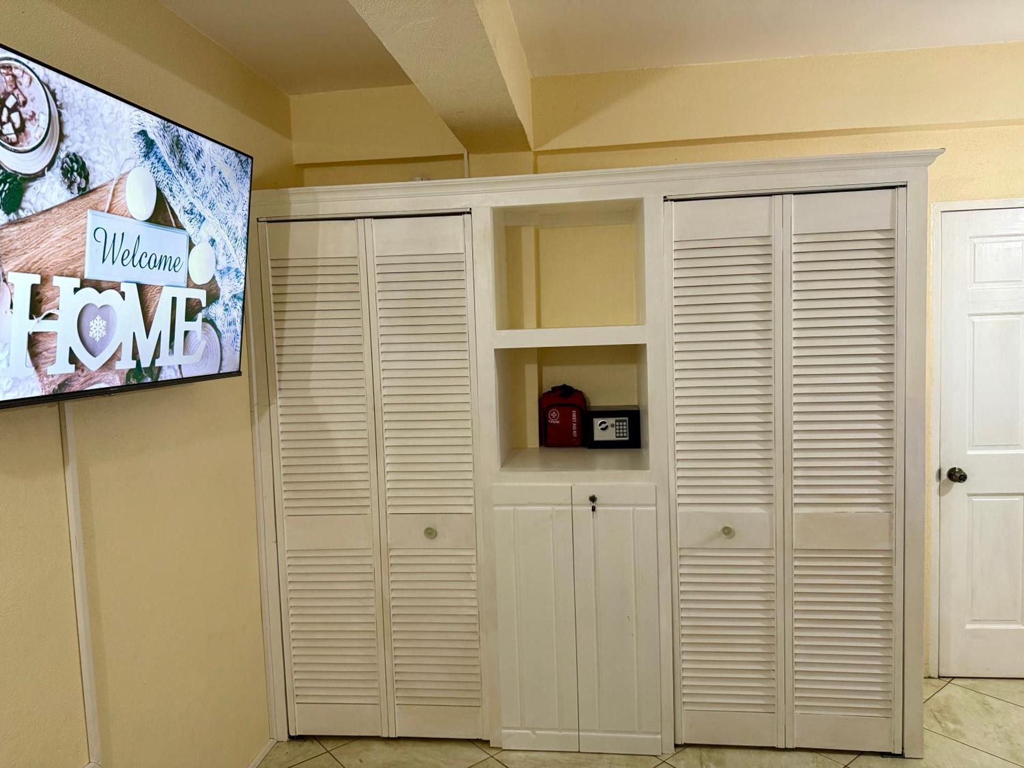 Castle Berry Apartments Kingstown Exterior foto