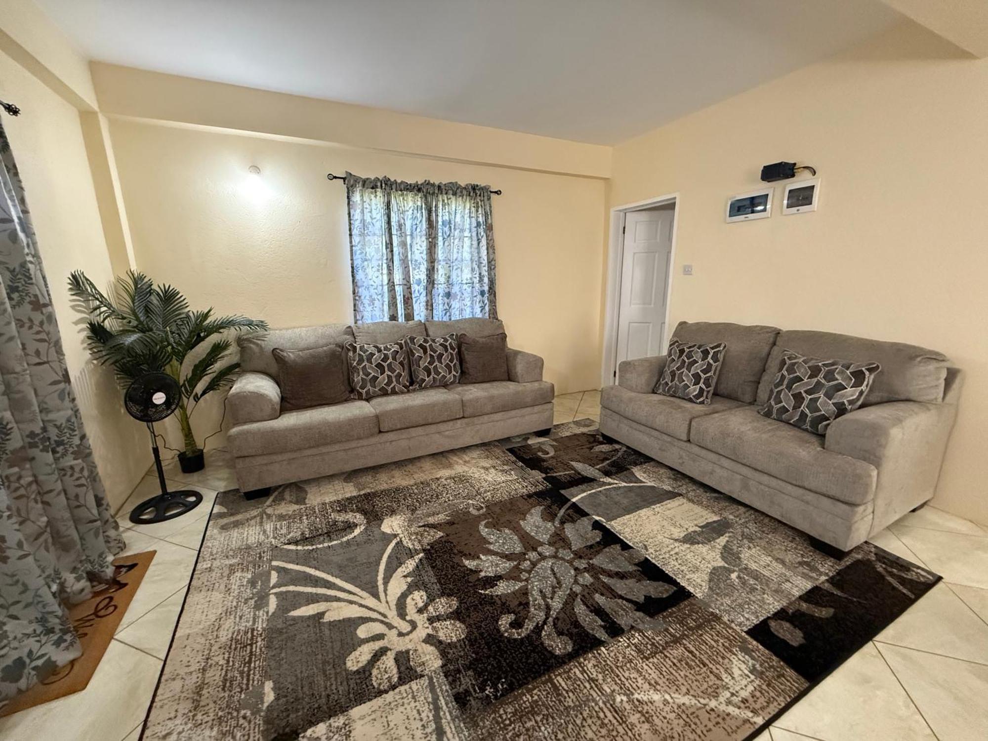 Castle Berry Apartments Kingstown Exterior foto